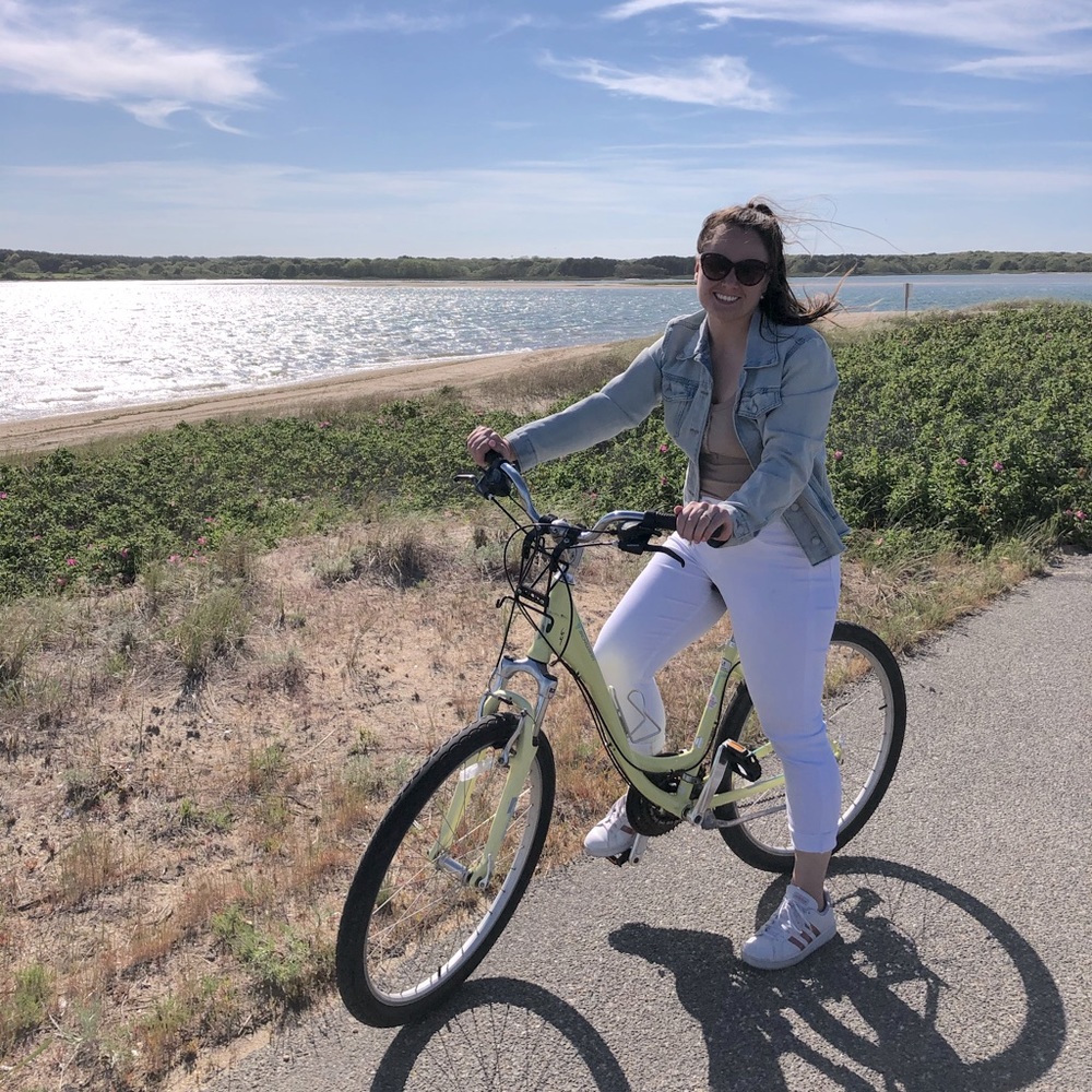 Meet your Posher, Holly